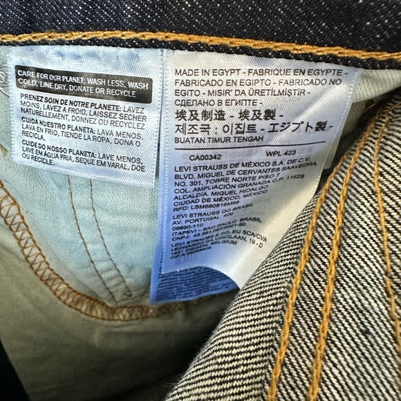 Levi’s 511 Slim Jeans - Men’s 32x32
Effortless Cool in Every Step - Picture 7 of 10